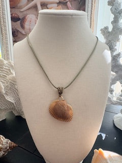 Ocean Sand Olive Chain Necklace