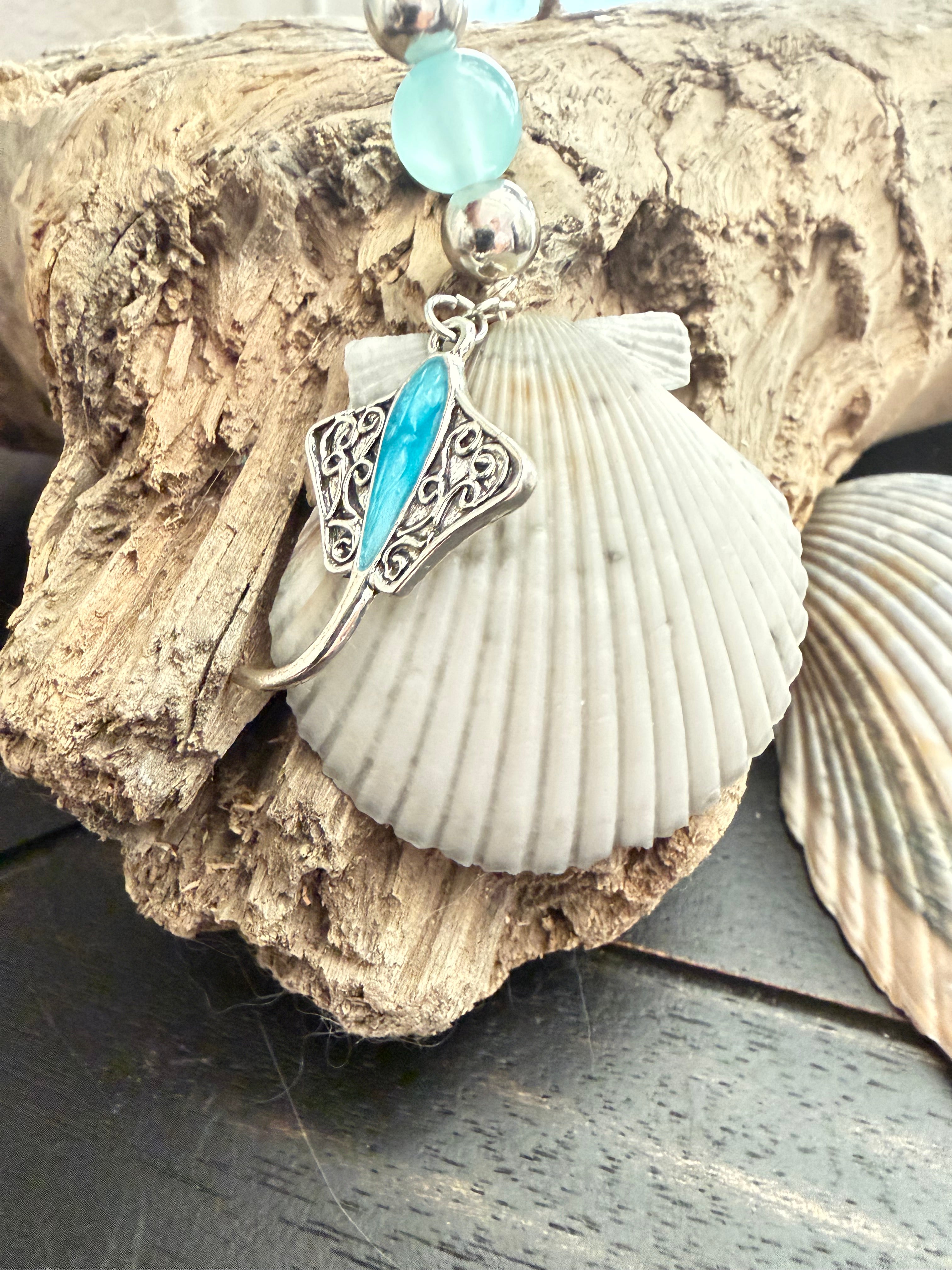 Sammy Stingray Scallop Shell Necklace
