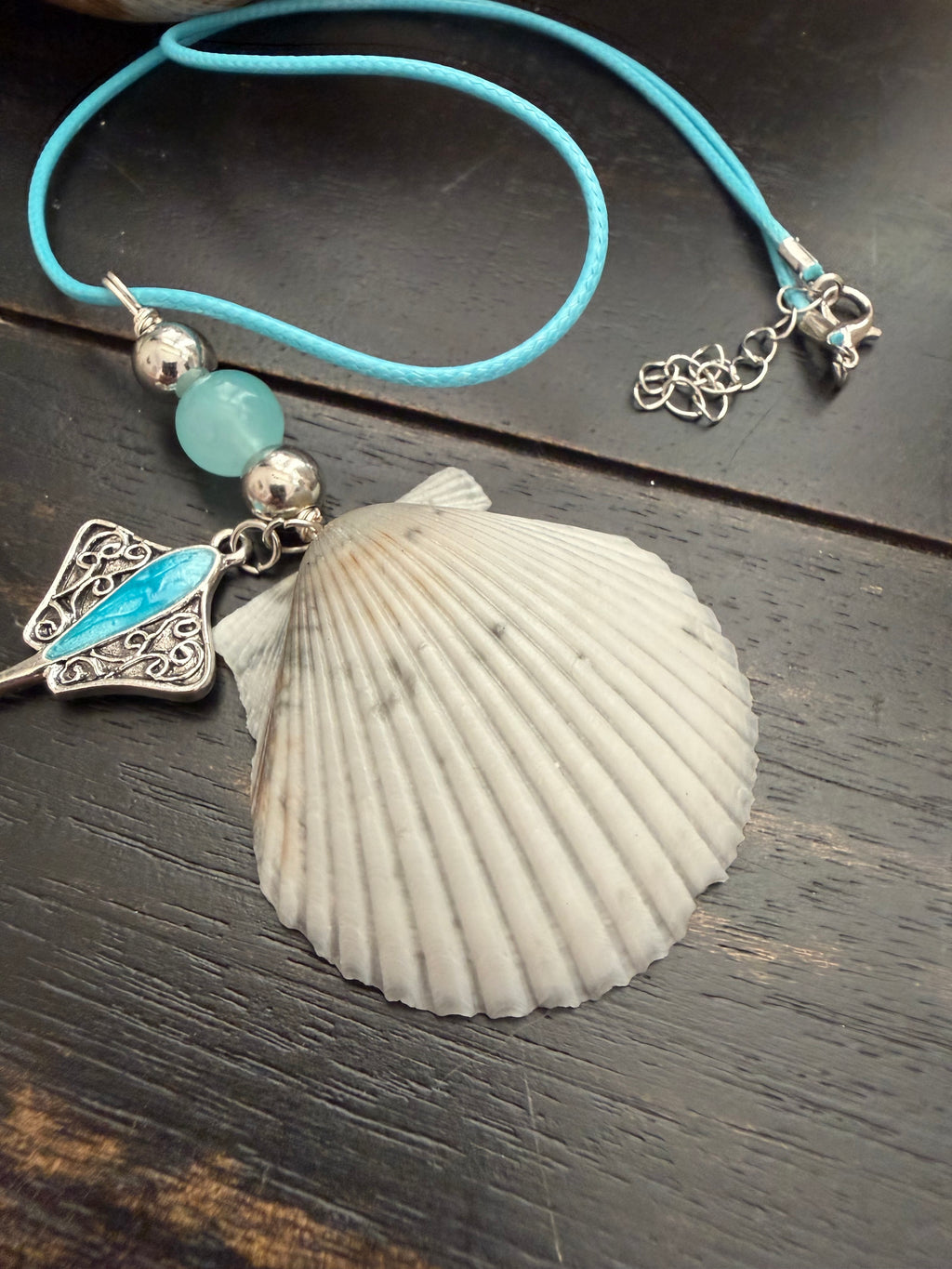 Sammy Stingray Scallop Shell Necklace