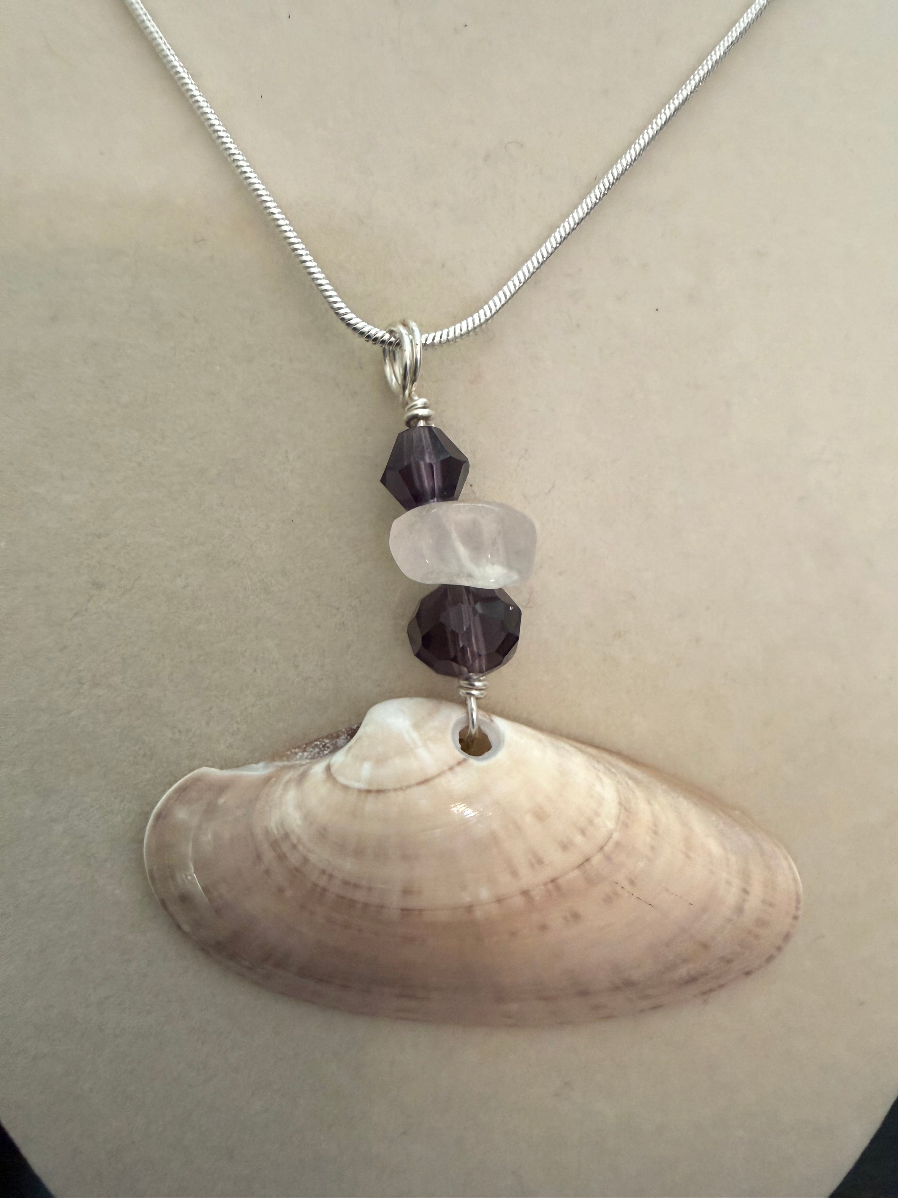 Sunny Rays Sunray Venus Clam Necklace and Earring Set