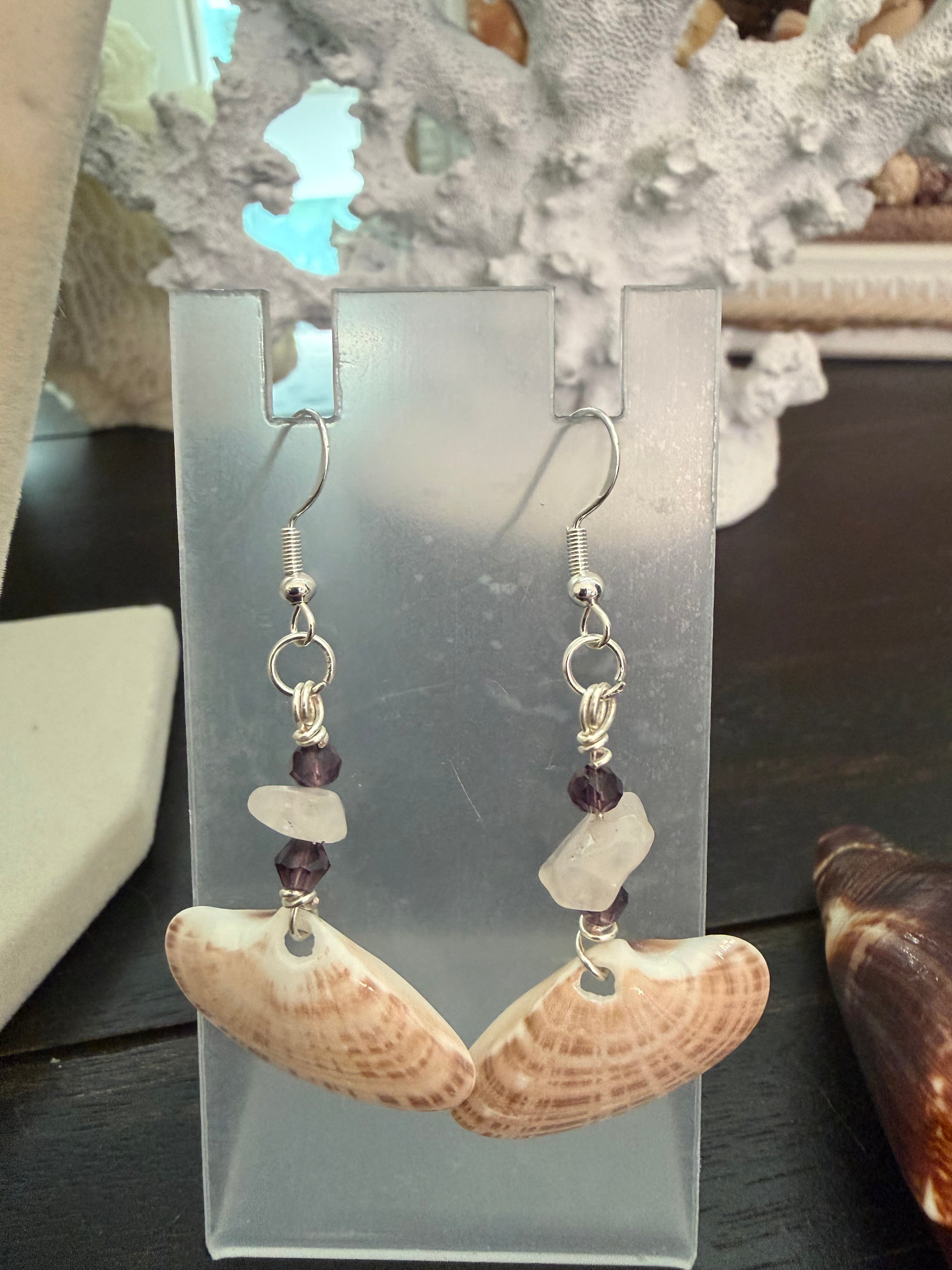 Sunny Rays Sunray Venus Clam Necklace and Earring Set