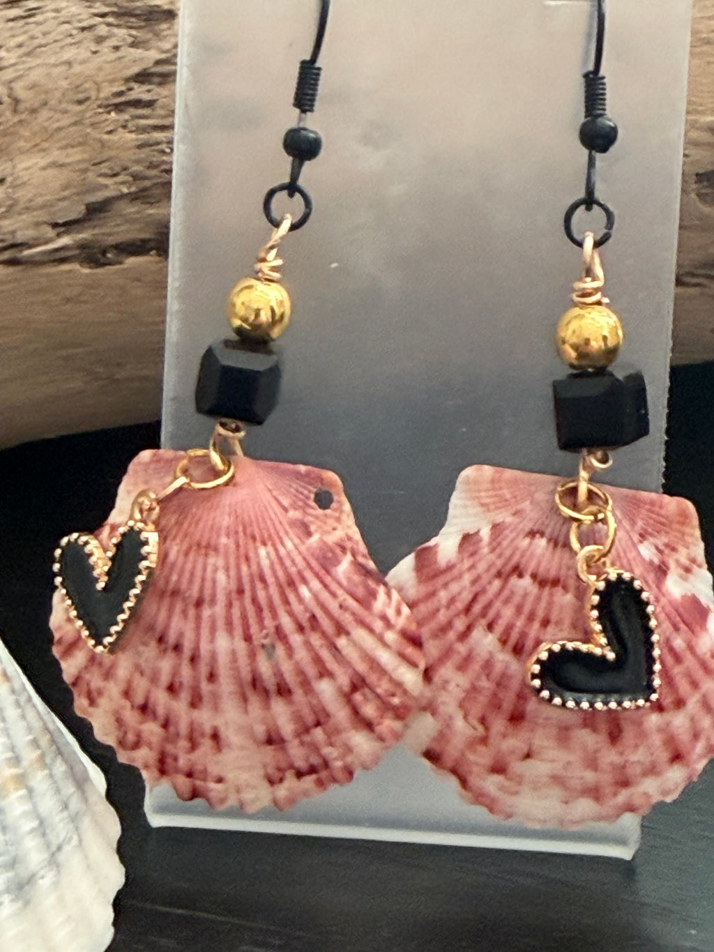 Dark Tide Love Calico Scallop Black Heart Gold Earrings