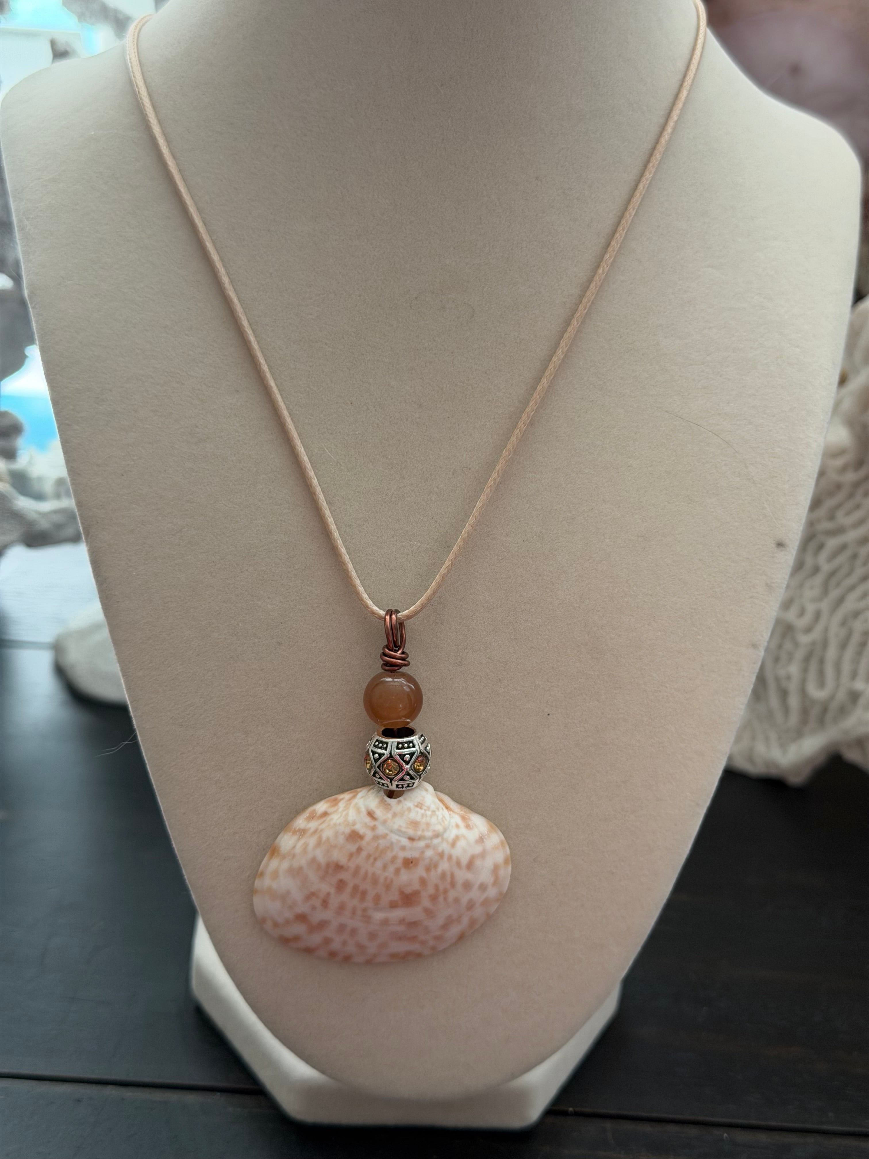 Honey Dune Calico Clam Shell & Agate Necklace on Cream Cord