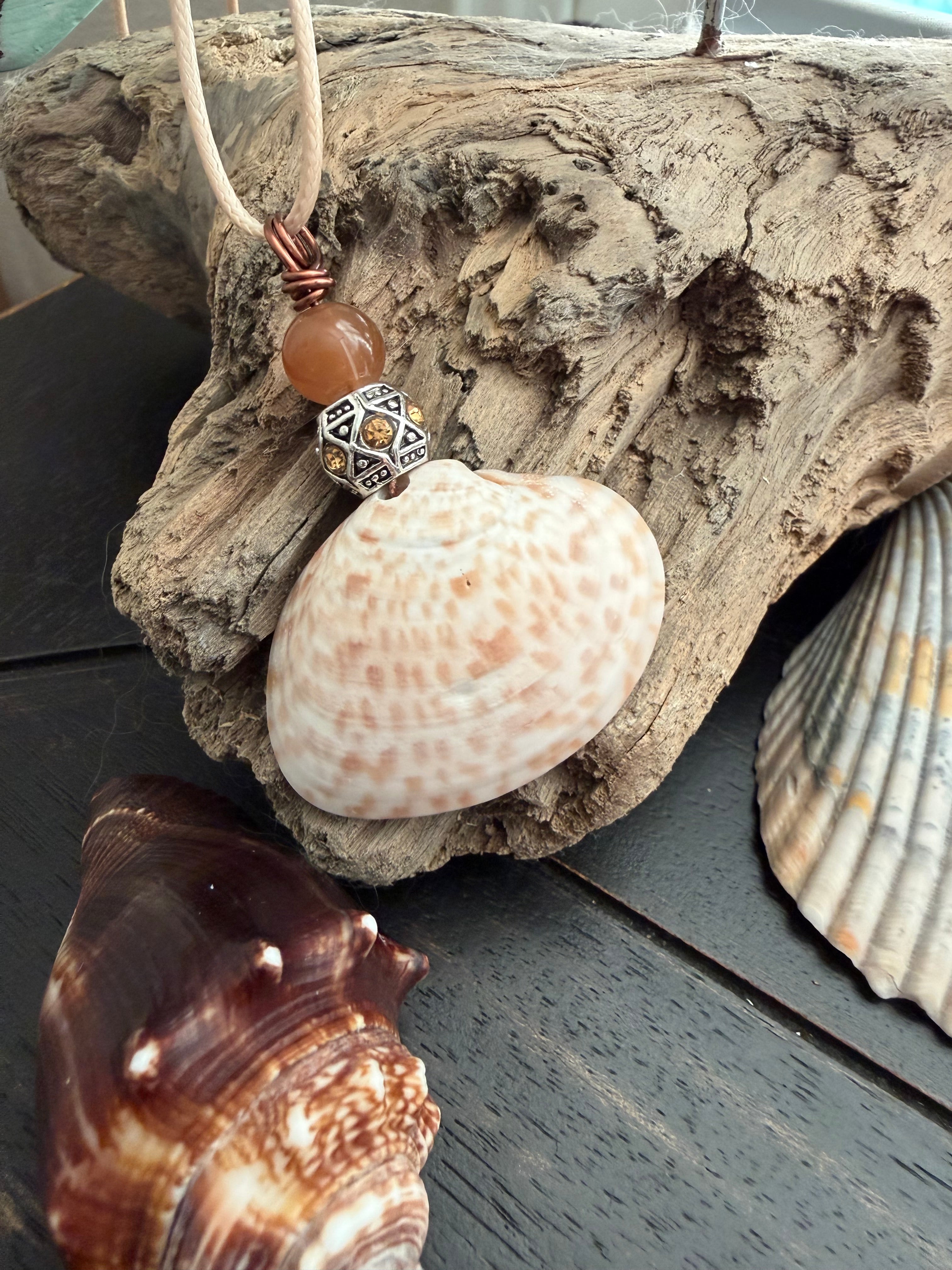 Honey Dune Calico Clam Shell & Agate Necklace on Cream Cord