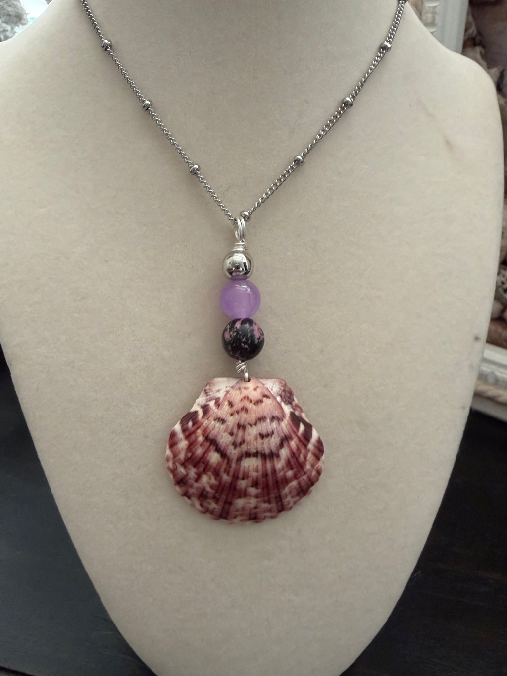 Plum Ray Scallop Necklace
