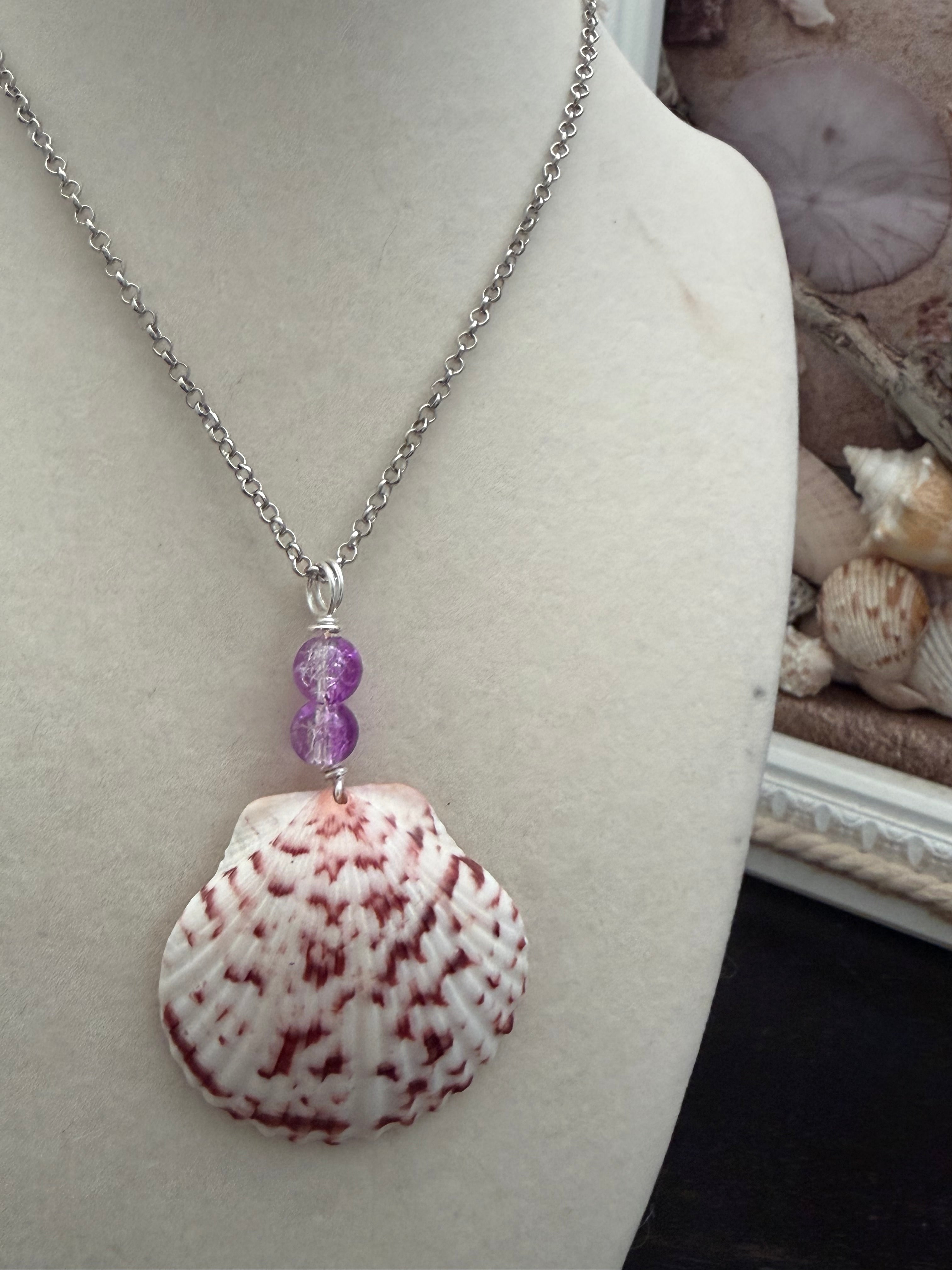 Wisteria Shore Scallop Necklace