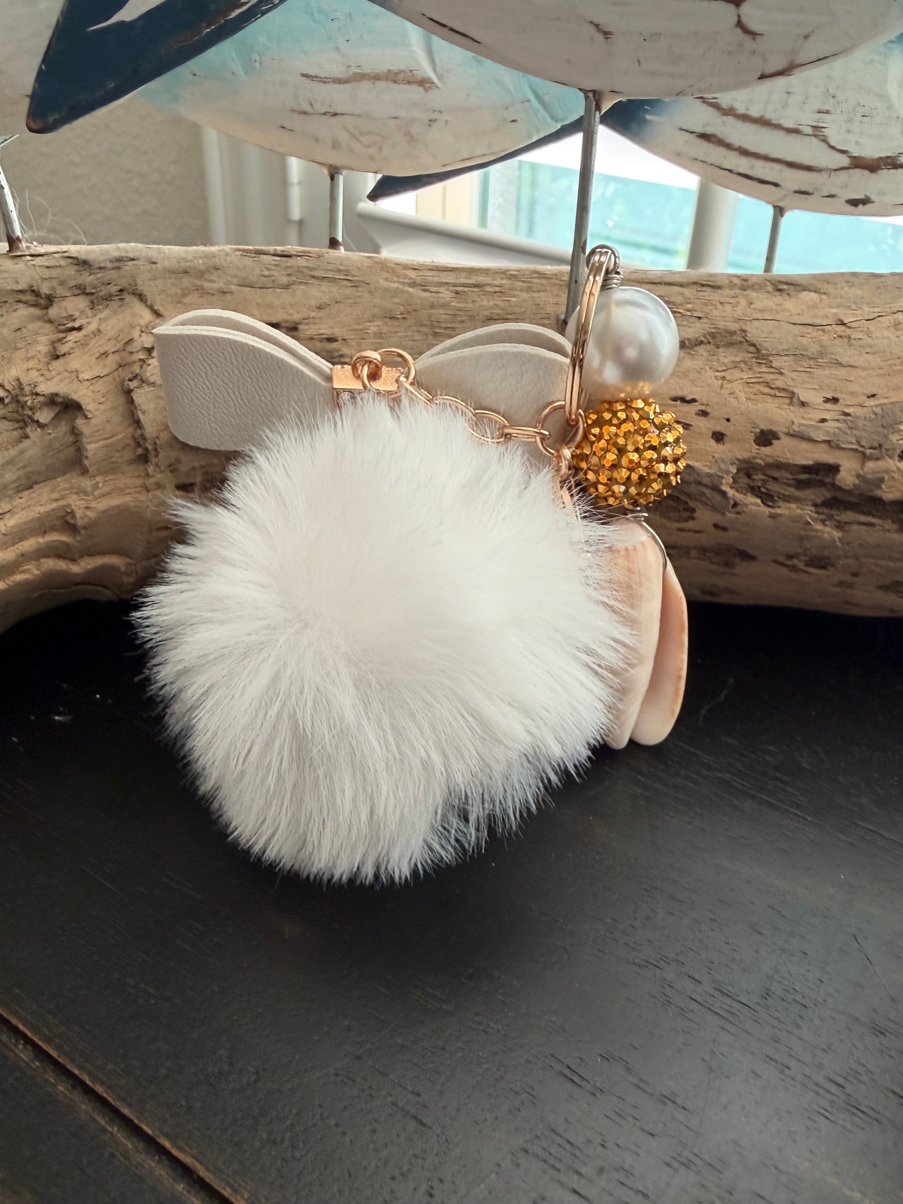 Pearl of the Shore Pom Pom Keychain