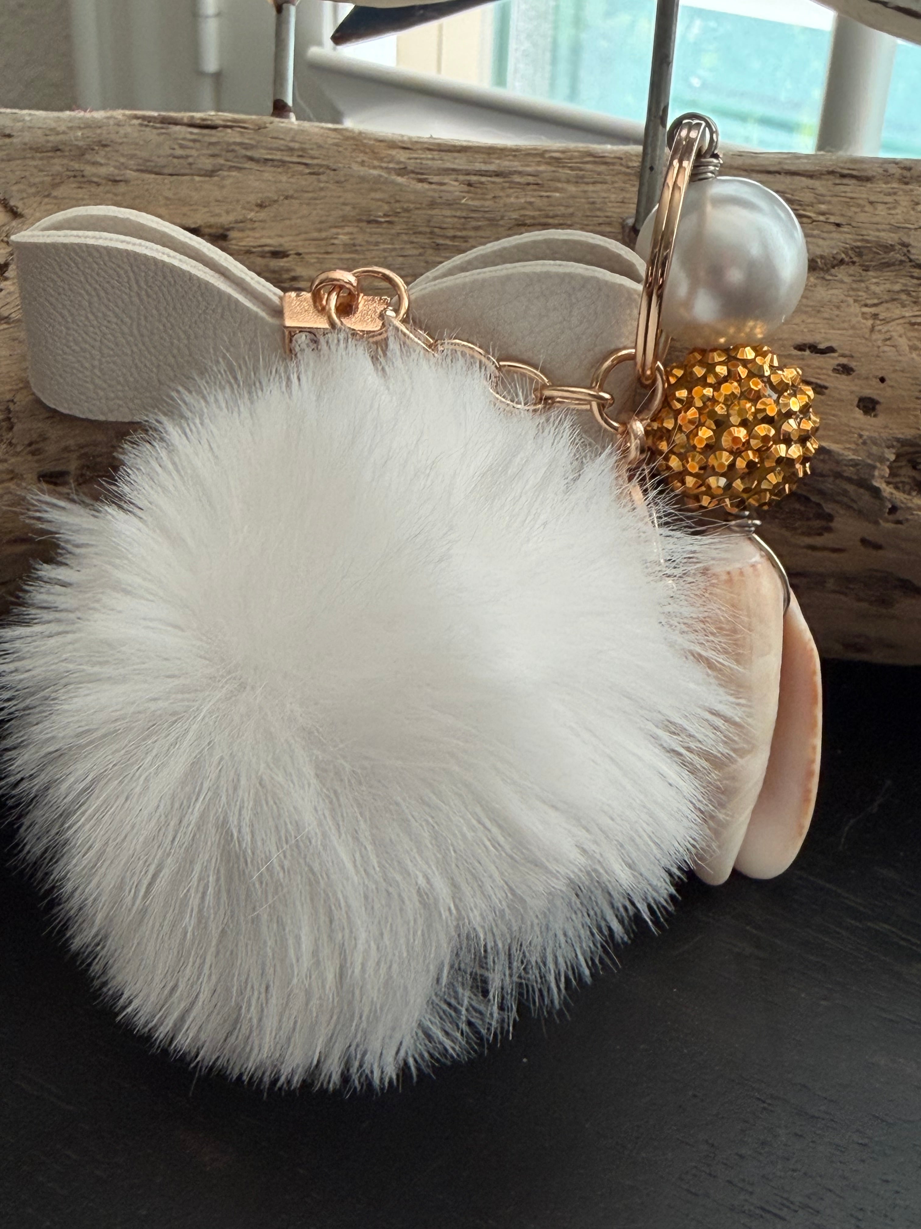 Pearl of the Shore Pom Pom Keychain