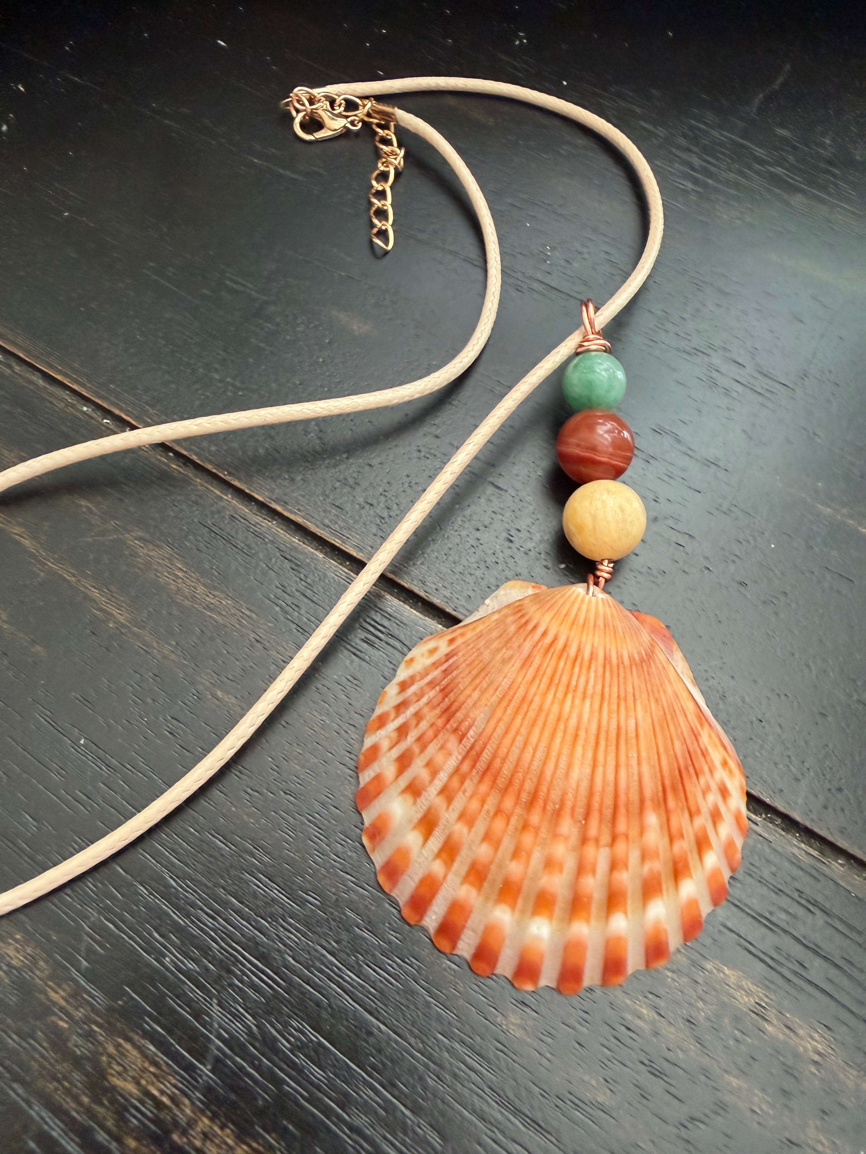 Sunset Breeze Scallop Shell Necklace – Amazonite, Carnelian & Cream on Natural Cord