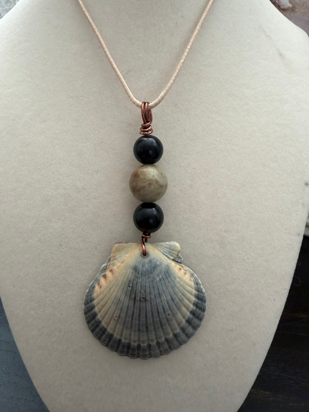 Storm & Stone Gray Scallop Shell Necklace – Onyx, Labradorite & Copper on Natural Cord
