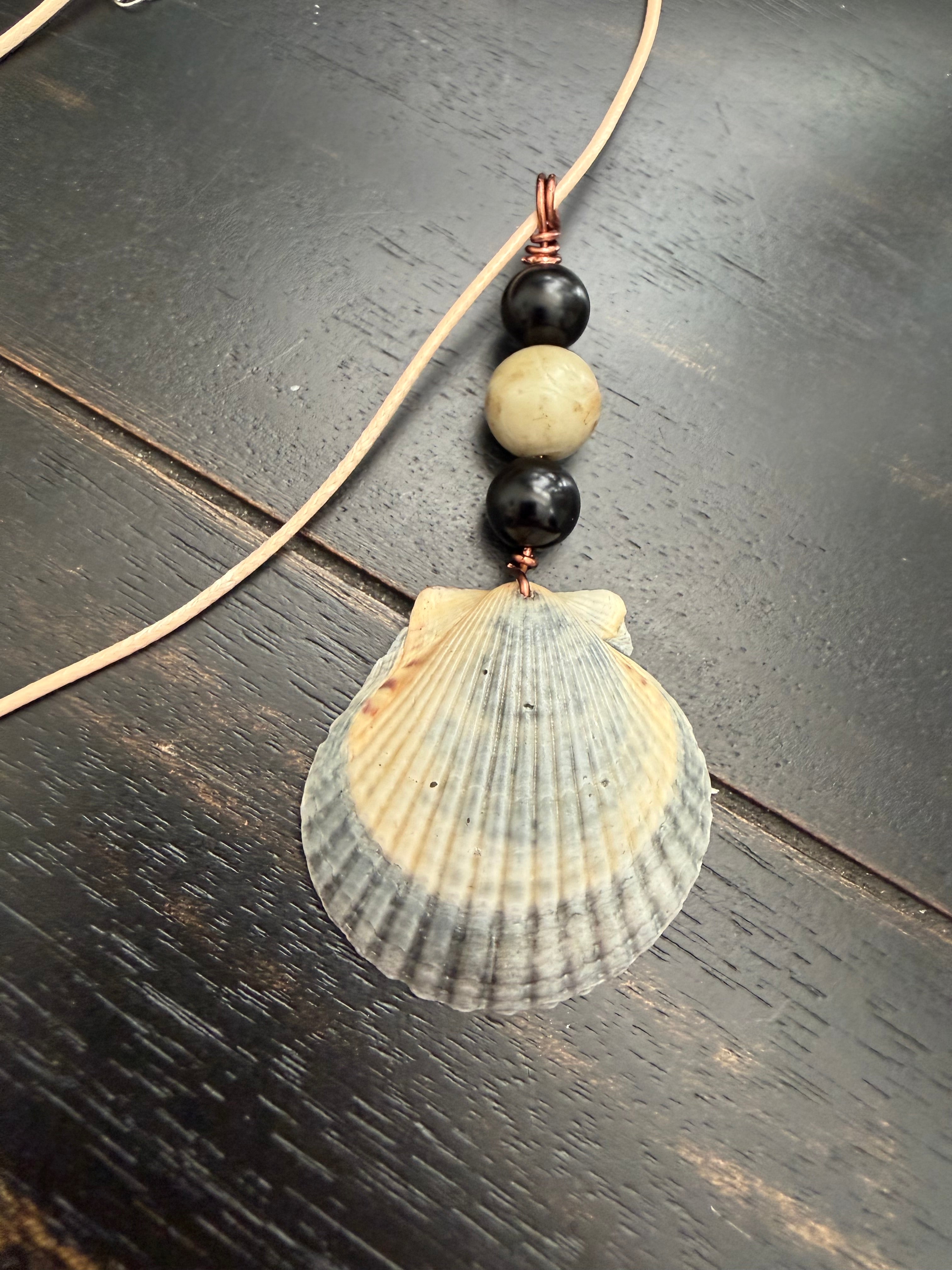 Storm & Stone Gray Scallop Shell Necklace – Onyx, Labradorite & Copper on Natural Cord