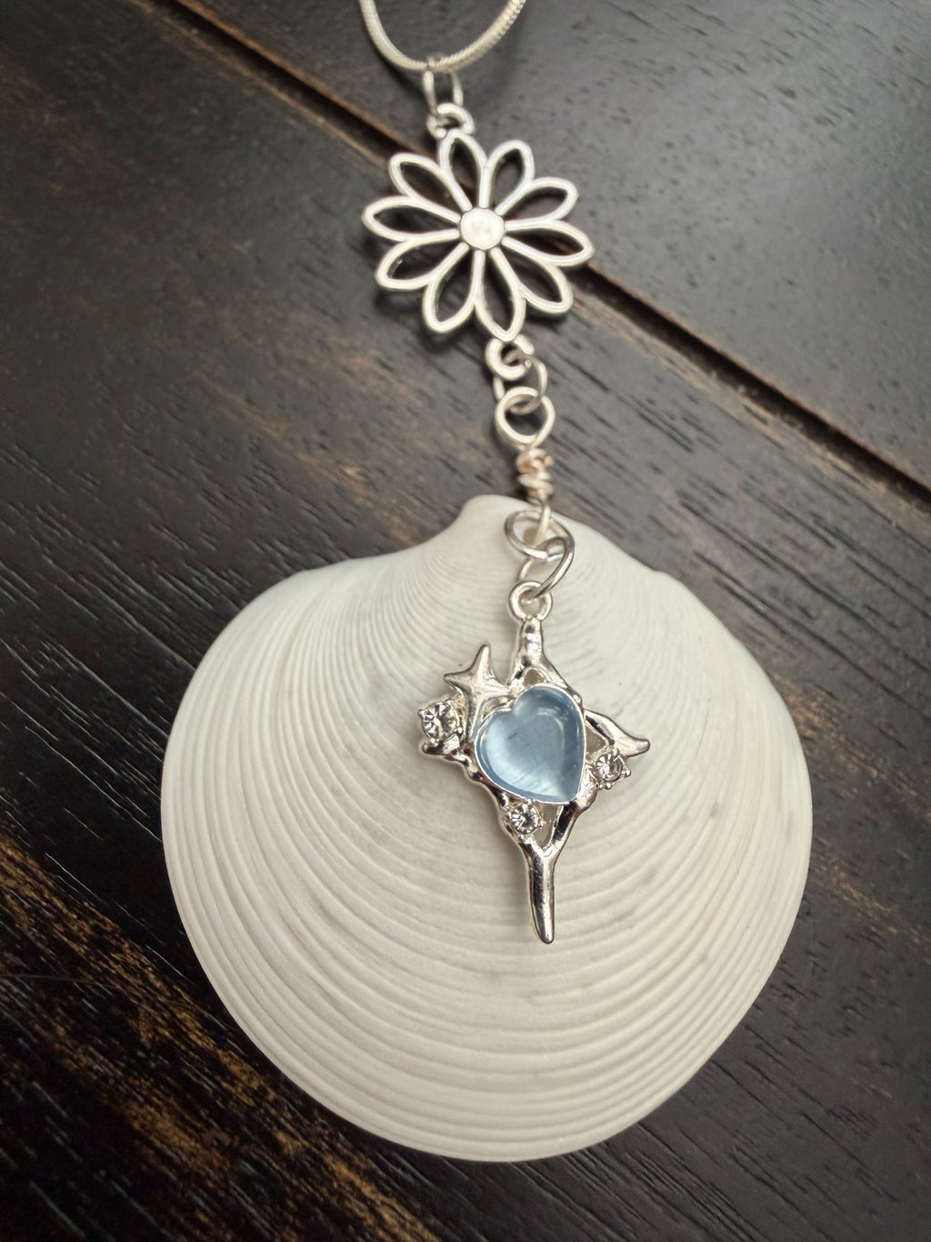 Silver Daisy & Ocean heart Disc Shell Necklace – Coastal Boho Charm