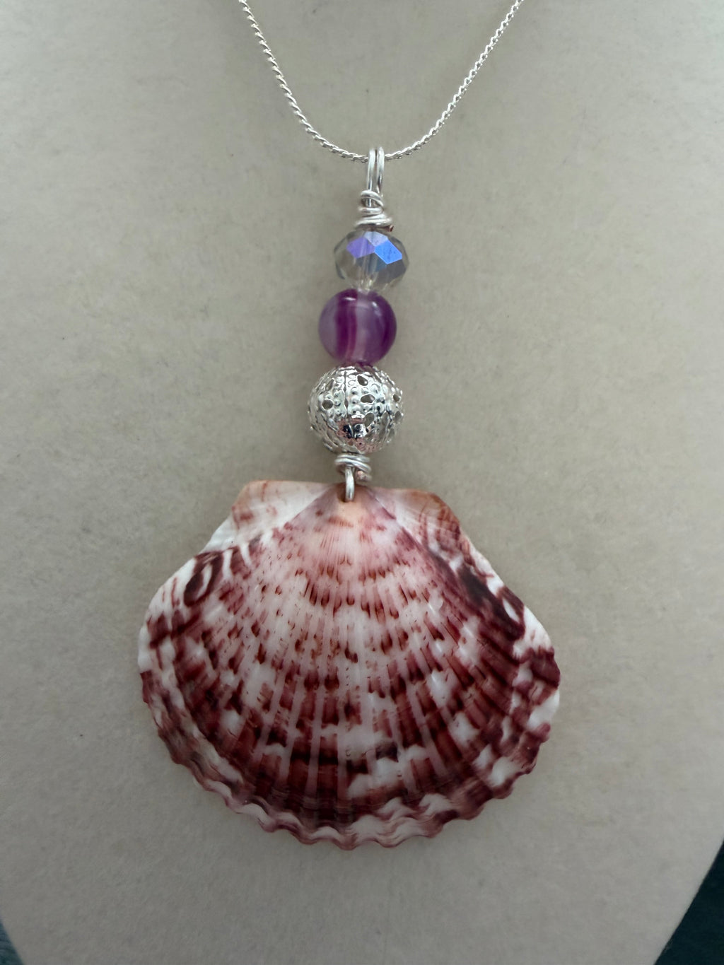 Perfectly purple scallop shell secklace