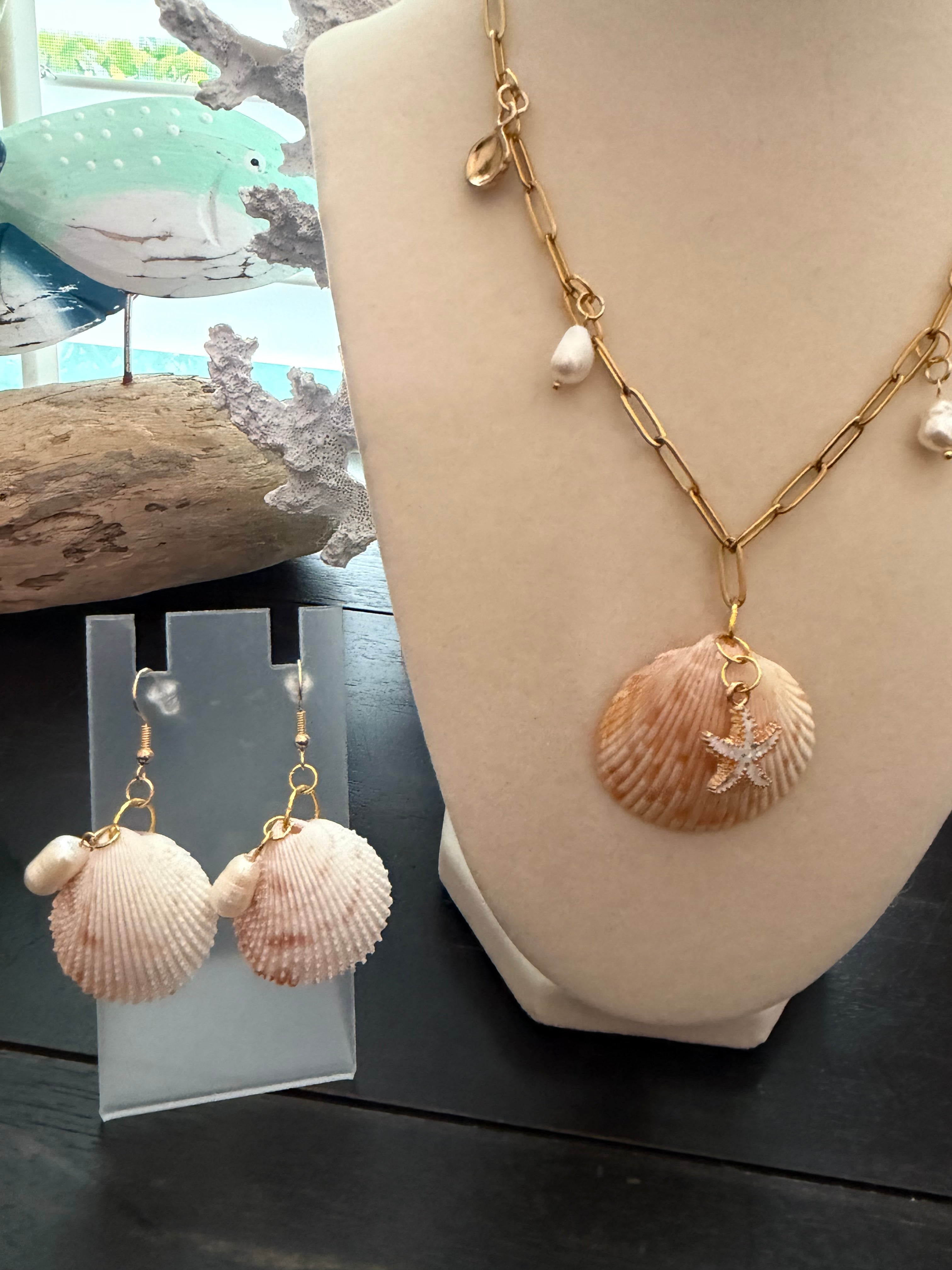 Gulf Shore Cockle Set – Shell Necklace & Earrings