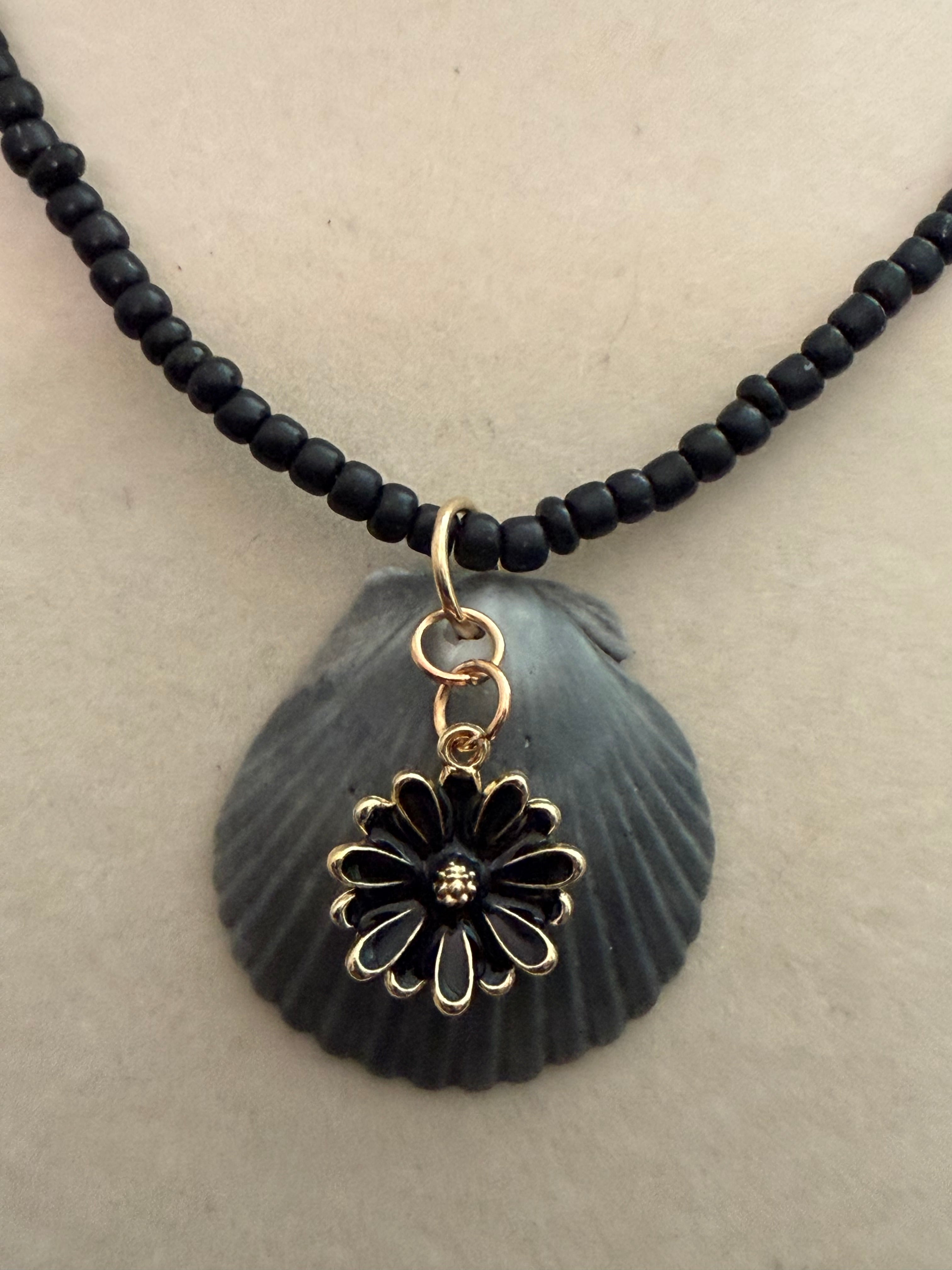 Midnight Daisy – Gray Calico Scallop Shell Necklace on Black Seed Bead Chain