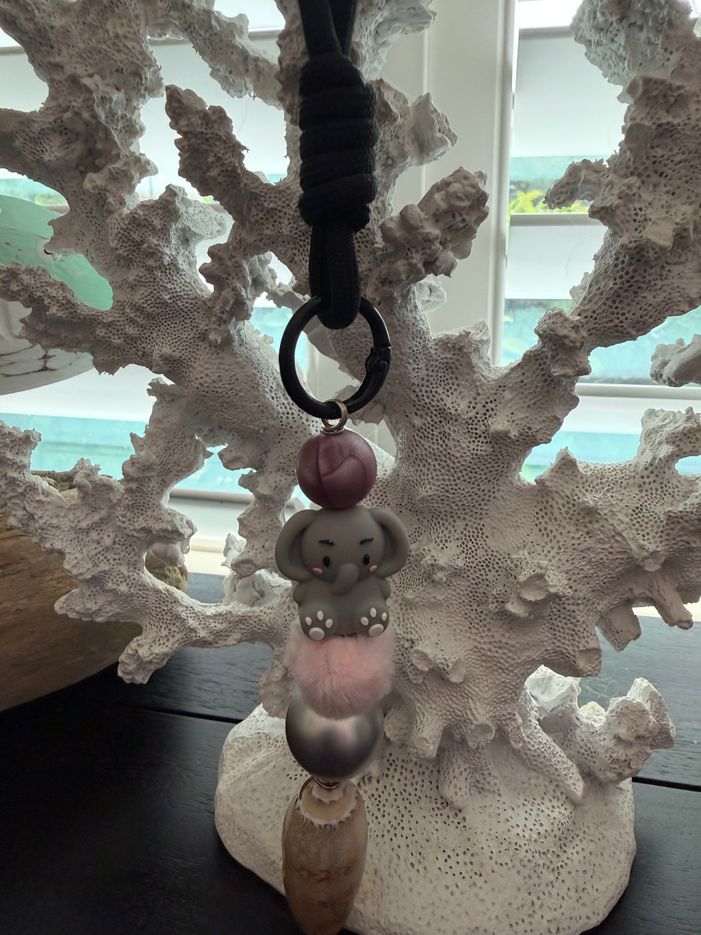 Ellie & the Shore – Baby Elephant Shell Charm Wristlet