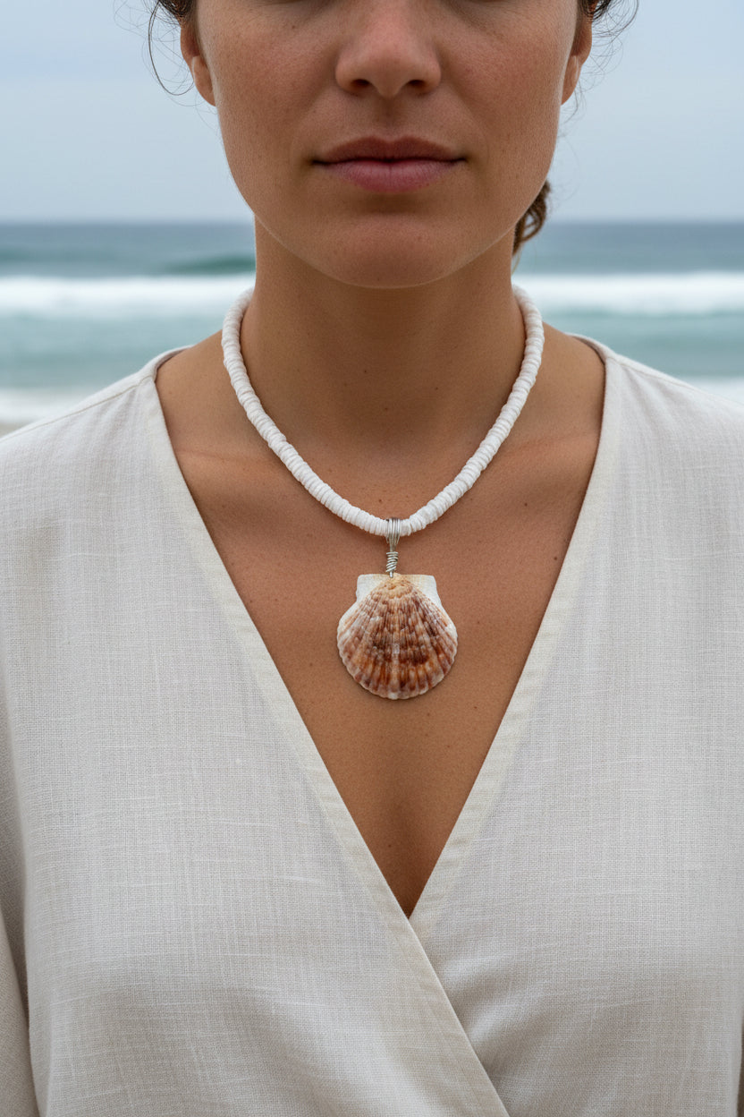 Calico Crest – Calico Scallop Shell Necklace on Puka Shell Bead Chain