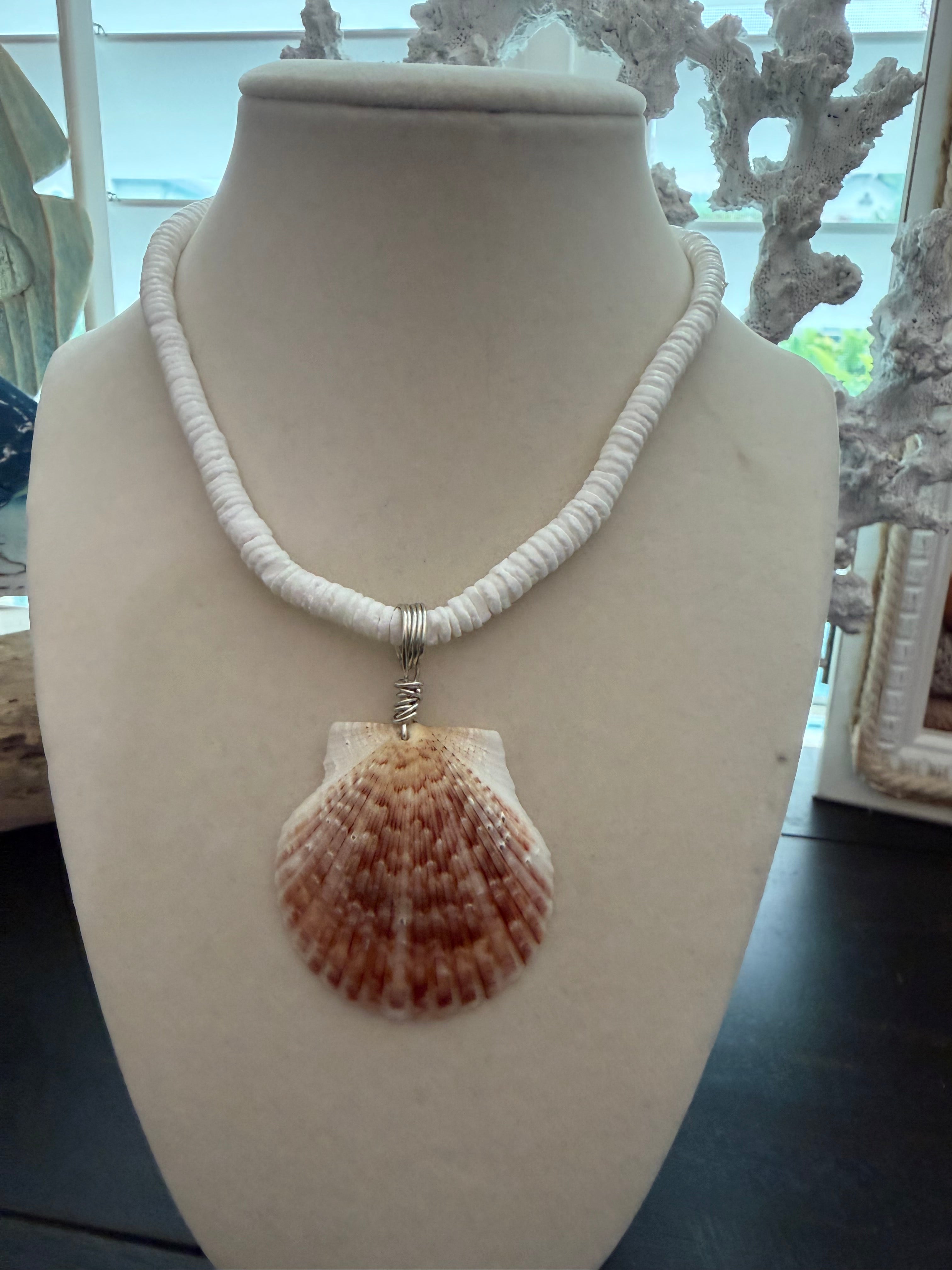 Calico Crest – Calico Scallop Shell Necklace on Puka Shell Bead Chain