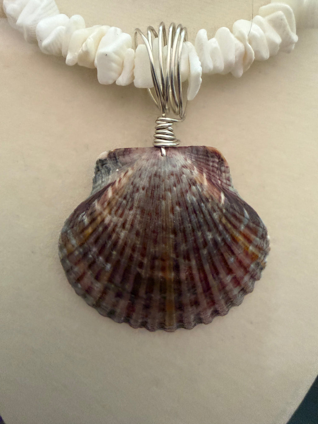 Drift Enchantment – Calico Scallop Shell Necklace on Puka Shell Chip Chain