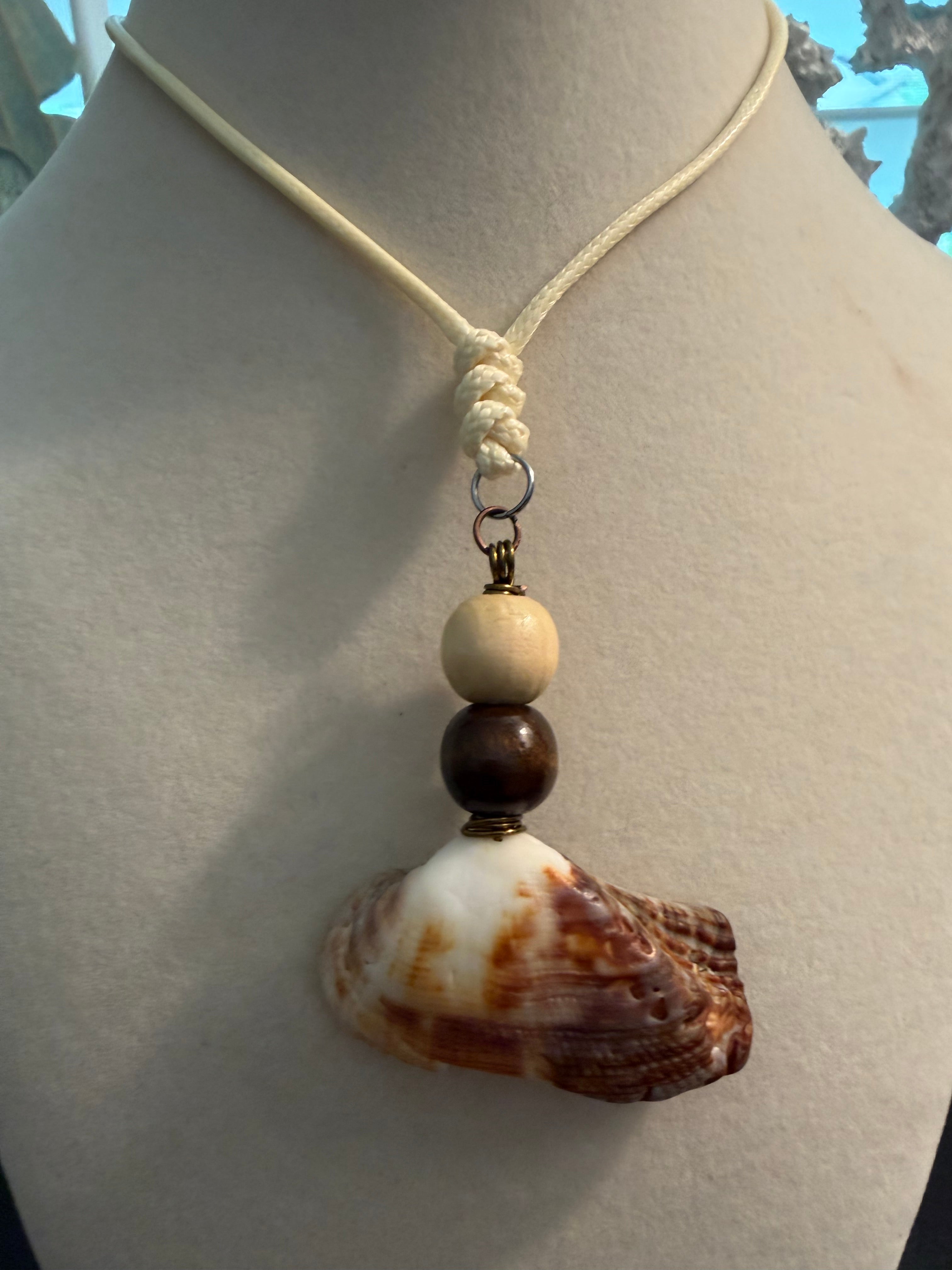 Wingless Shores – Turkey Wing Shell & Wood Bead Necklace