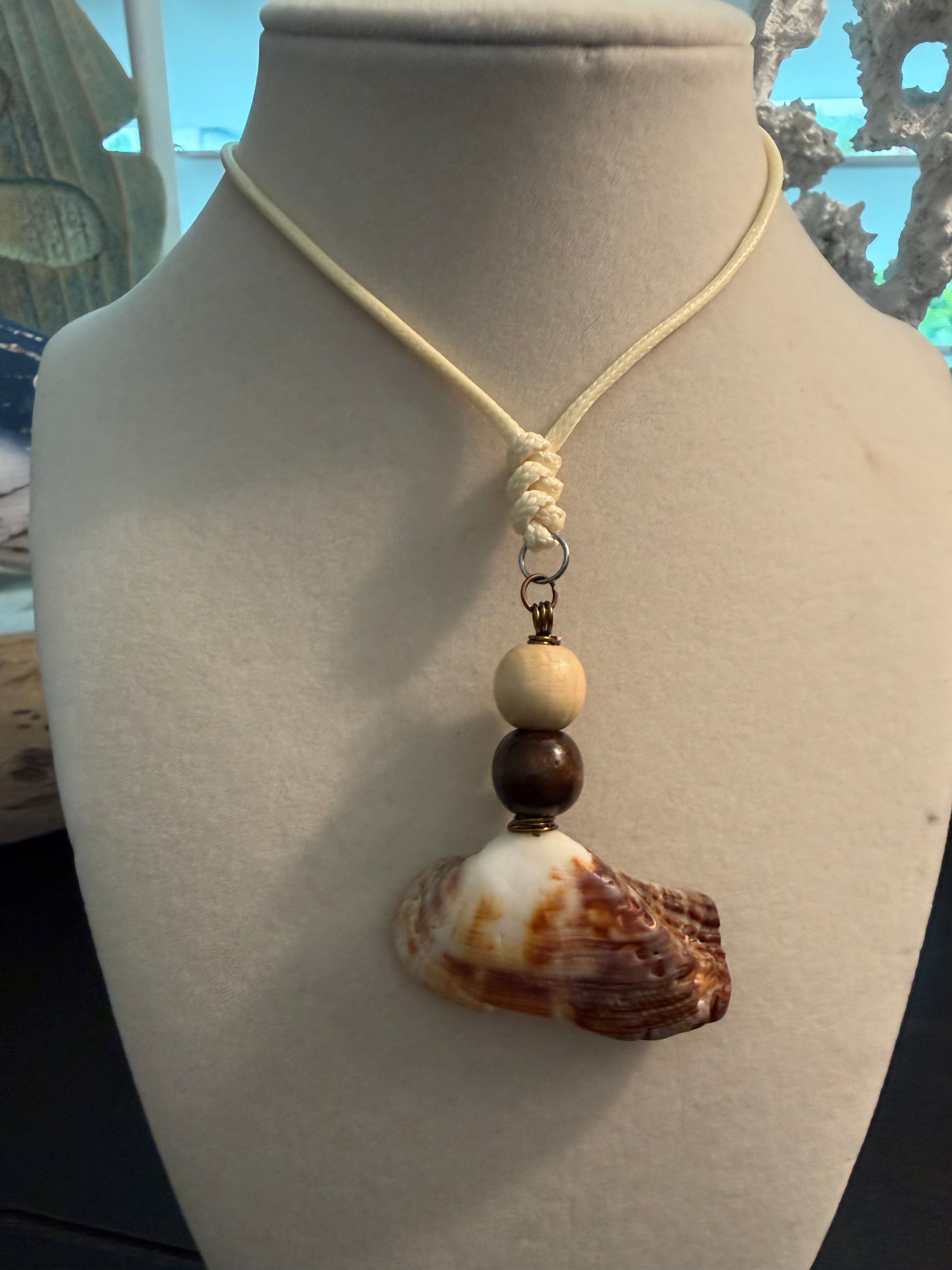 Wingless Shores – Turkey Wing Shell & Wood Bead Necklace
