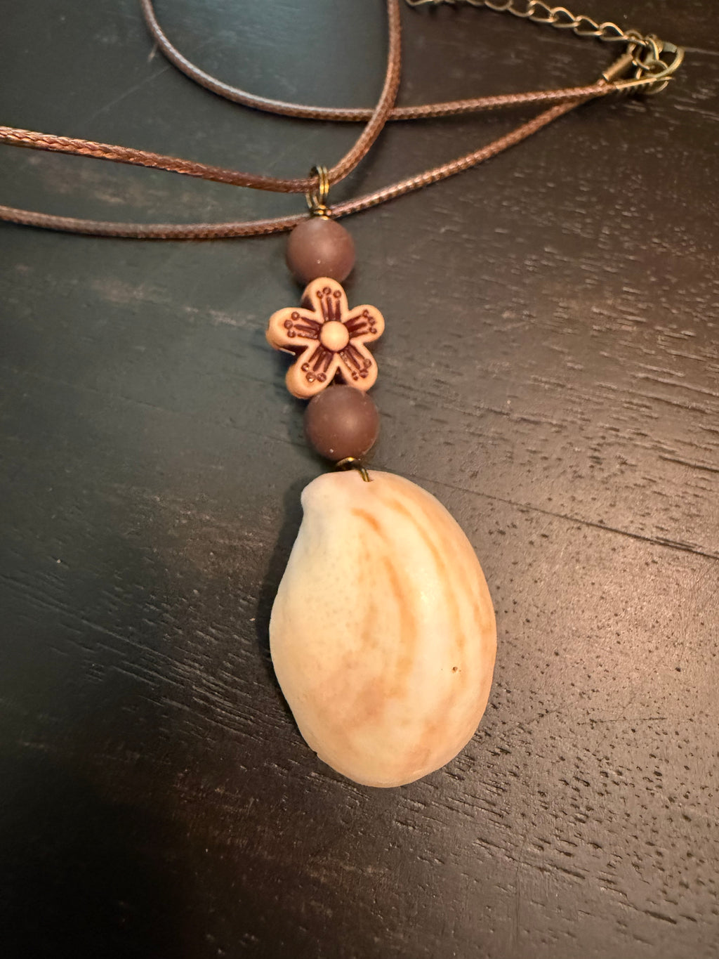 Coastal Slipper – Slipper Shell Necklace
