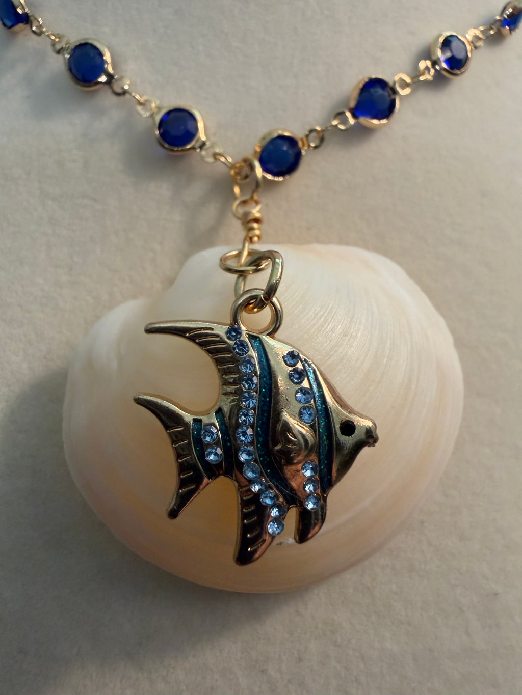Deep Blue Angelfish – Buttercup Shell Necklace on Sapphire Crystal Chain