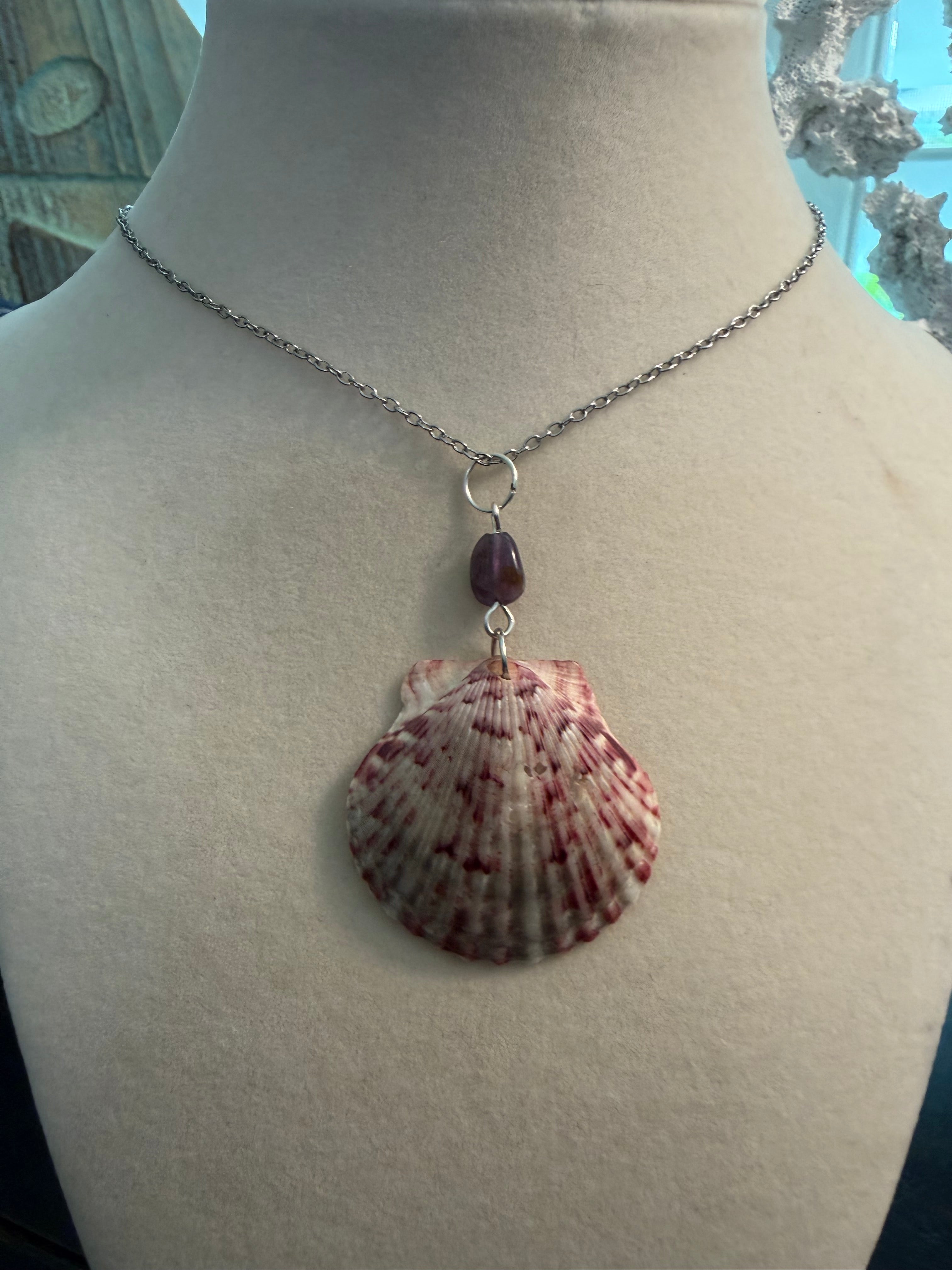 Plum Tide – Calico Scallop Shell & Amethyst Bead Necklace