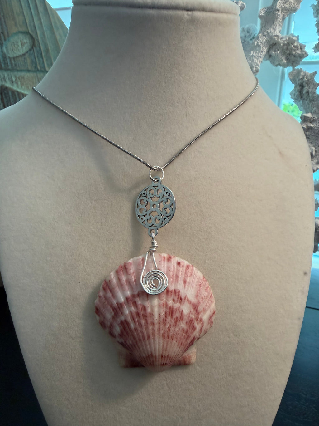 Keys Breeze Calico Scallop Shell Necklace
