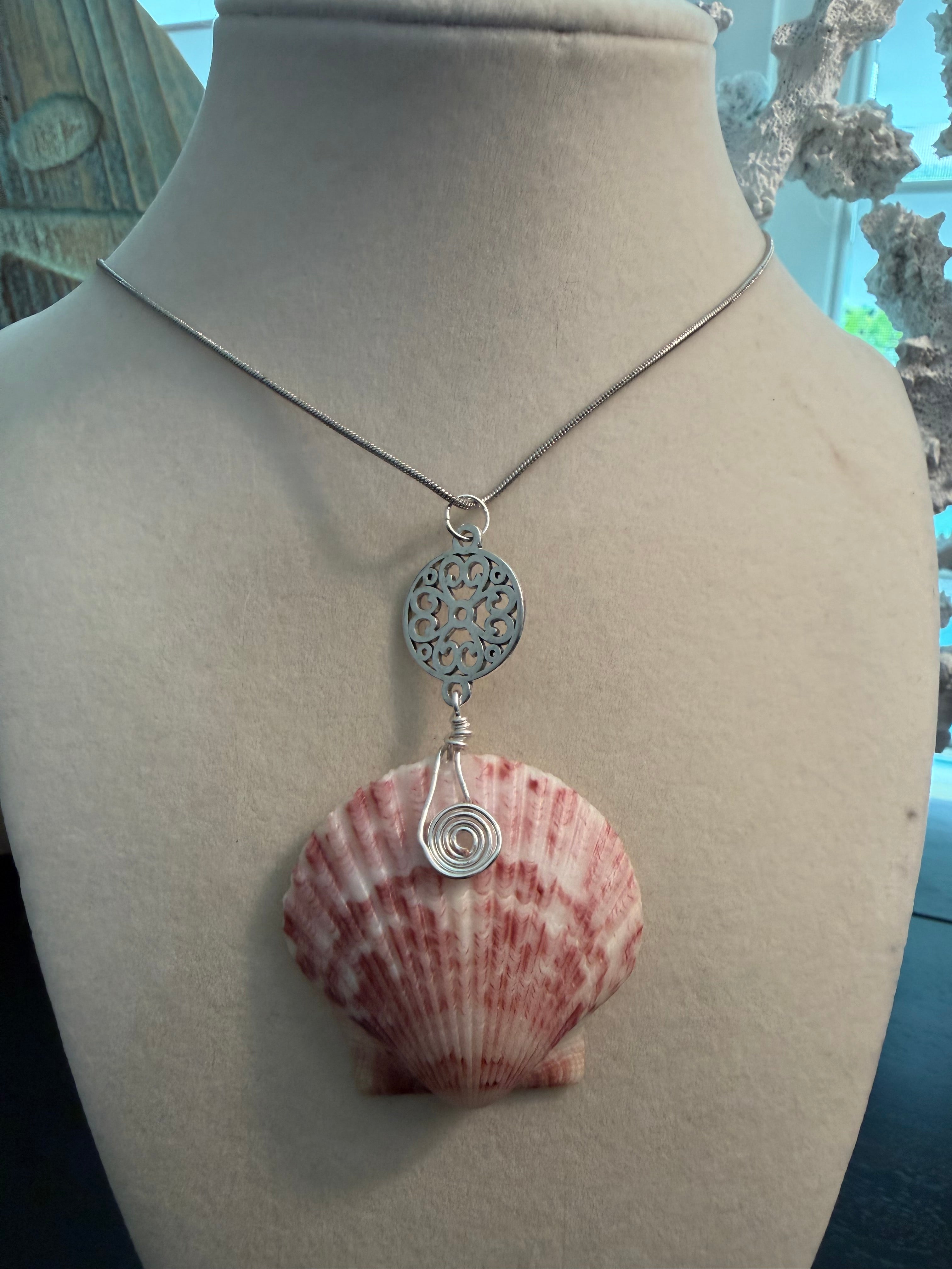 Keys Breeze Calico Scallop Shell Necklace
