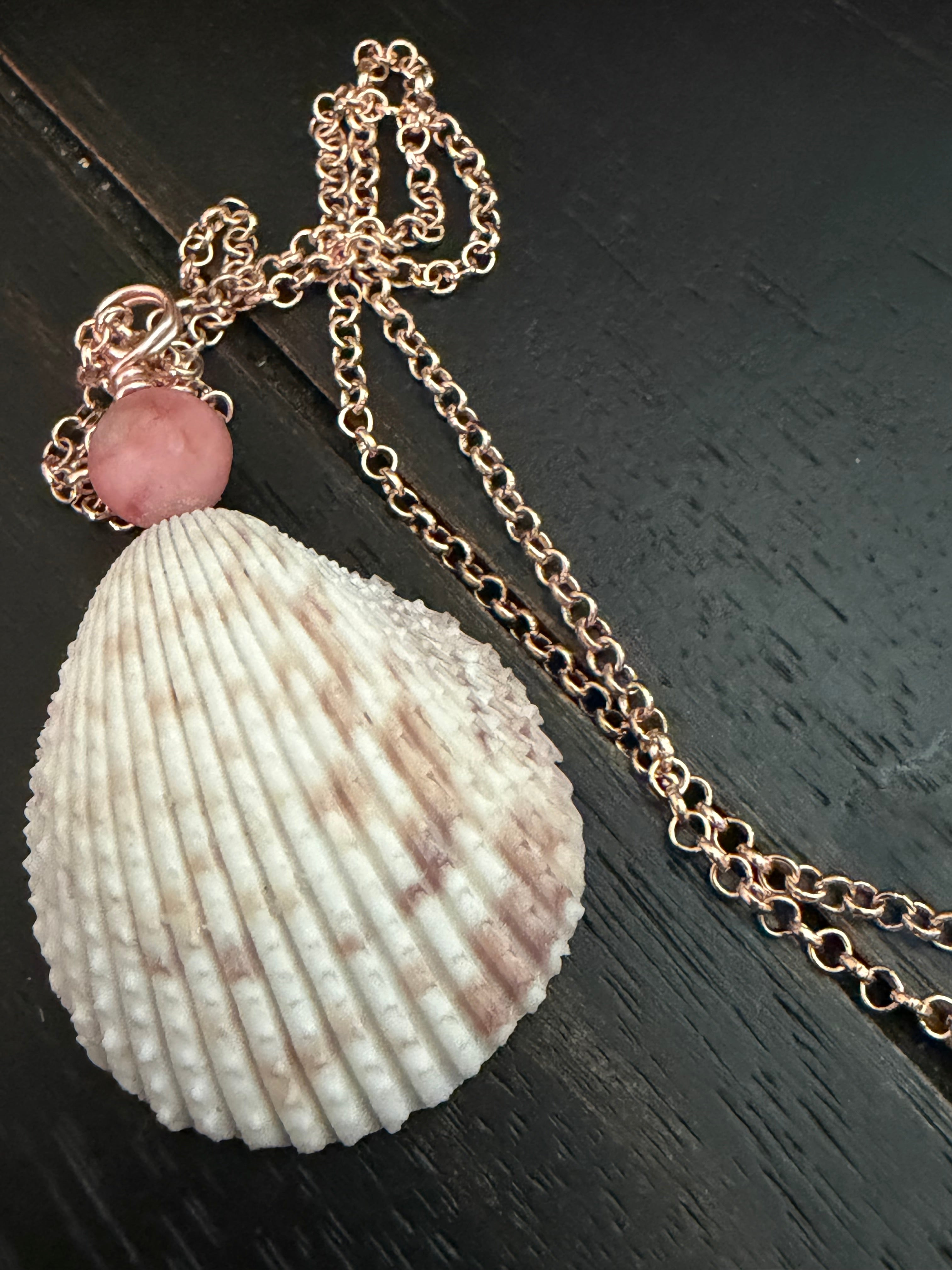 Shorebound Echo – Dual-Sided Cockle Necklace