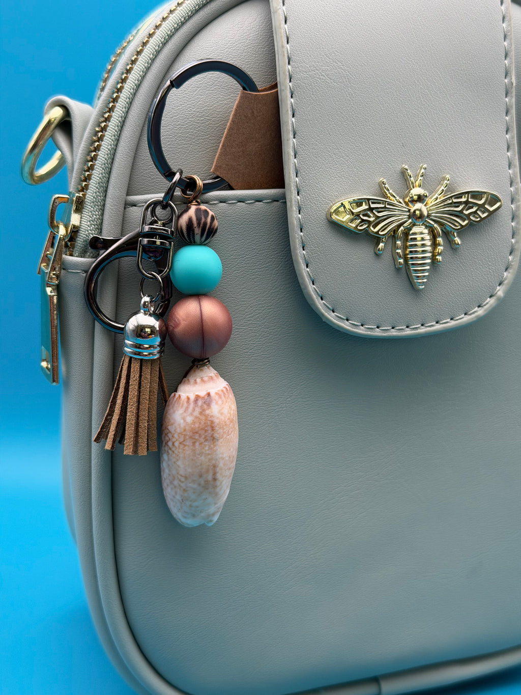 Sandy Tassel Olive Shell Keychain