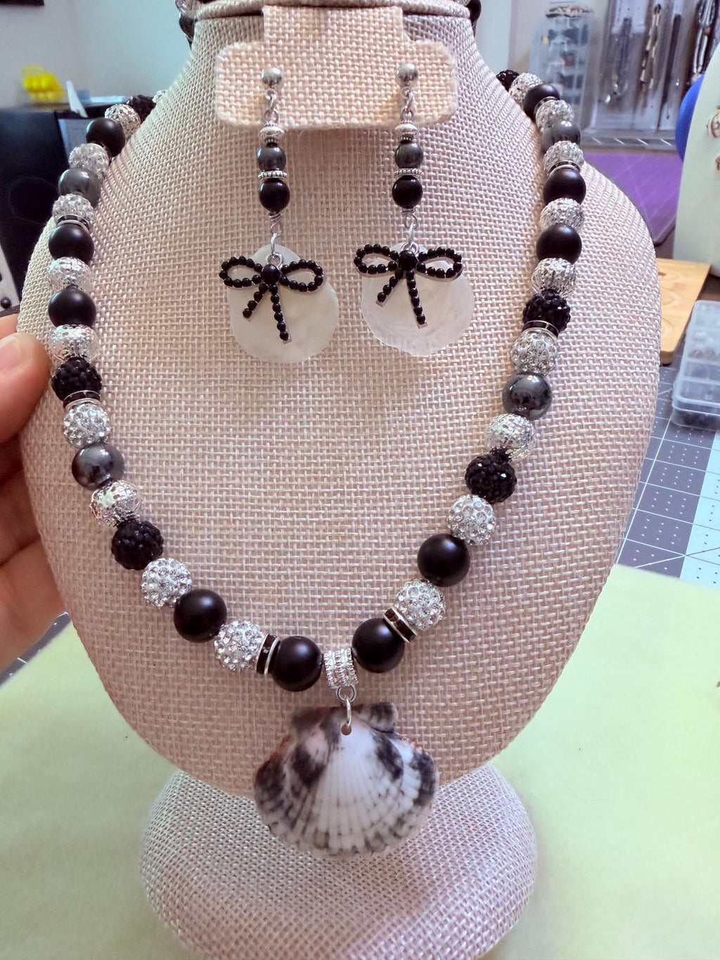 Handmade Florida Shell Necklace With Black Onyx Turquoise Beads 18 Inch