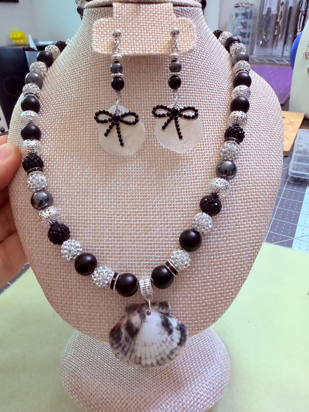 Handmade Florida Shell Necklace With Black Onyx Turquoise Beads 18 Inch