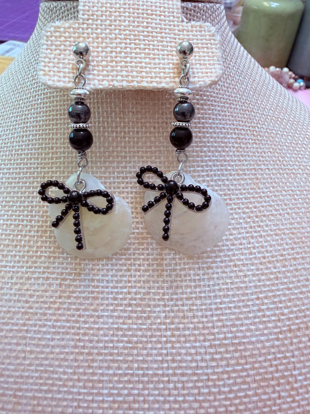 Handmade Florida Shell Necklace With Black Onyx Turquoise Beads 18 Inch