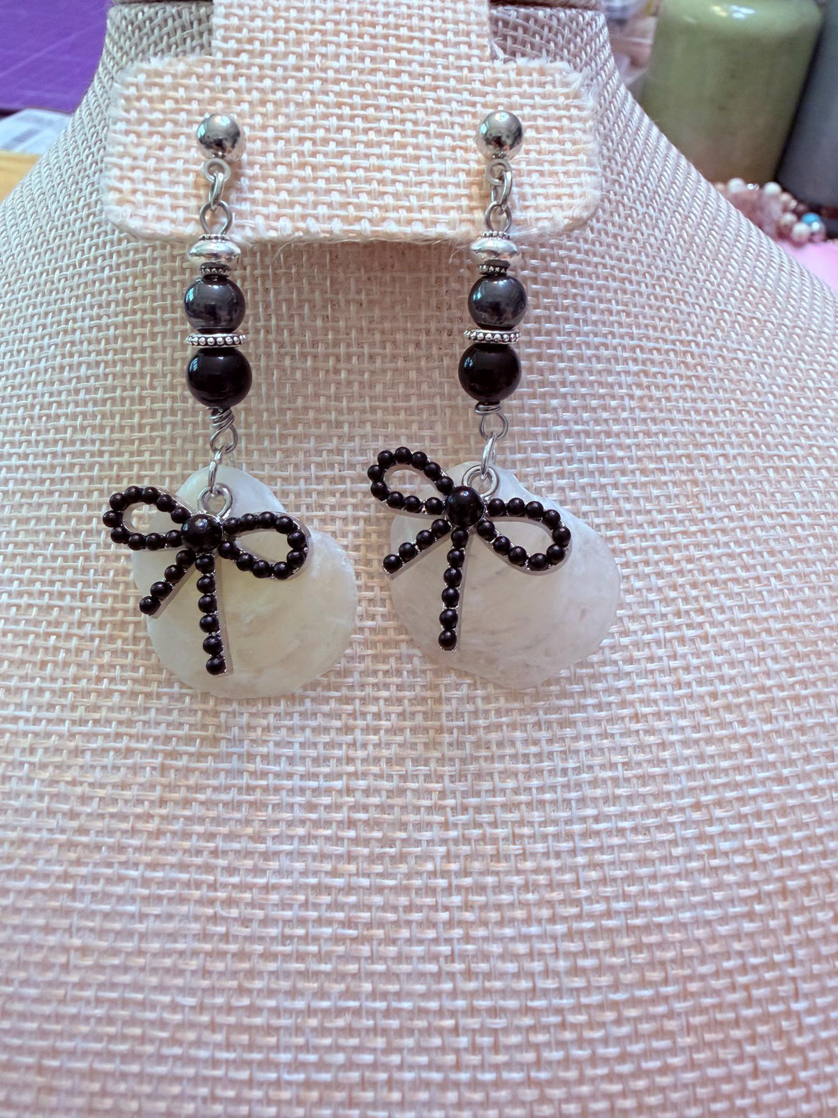 Handmade Florida Shell Necklace With Black Onyx Turquoise Beads 18 Inch