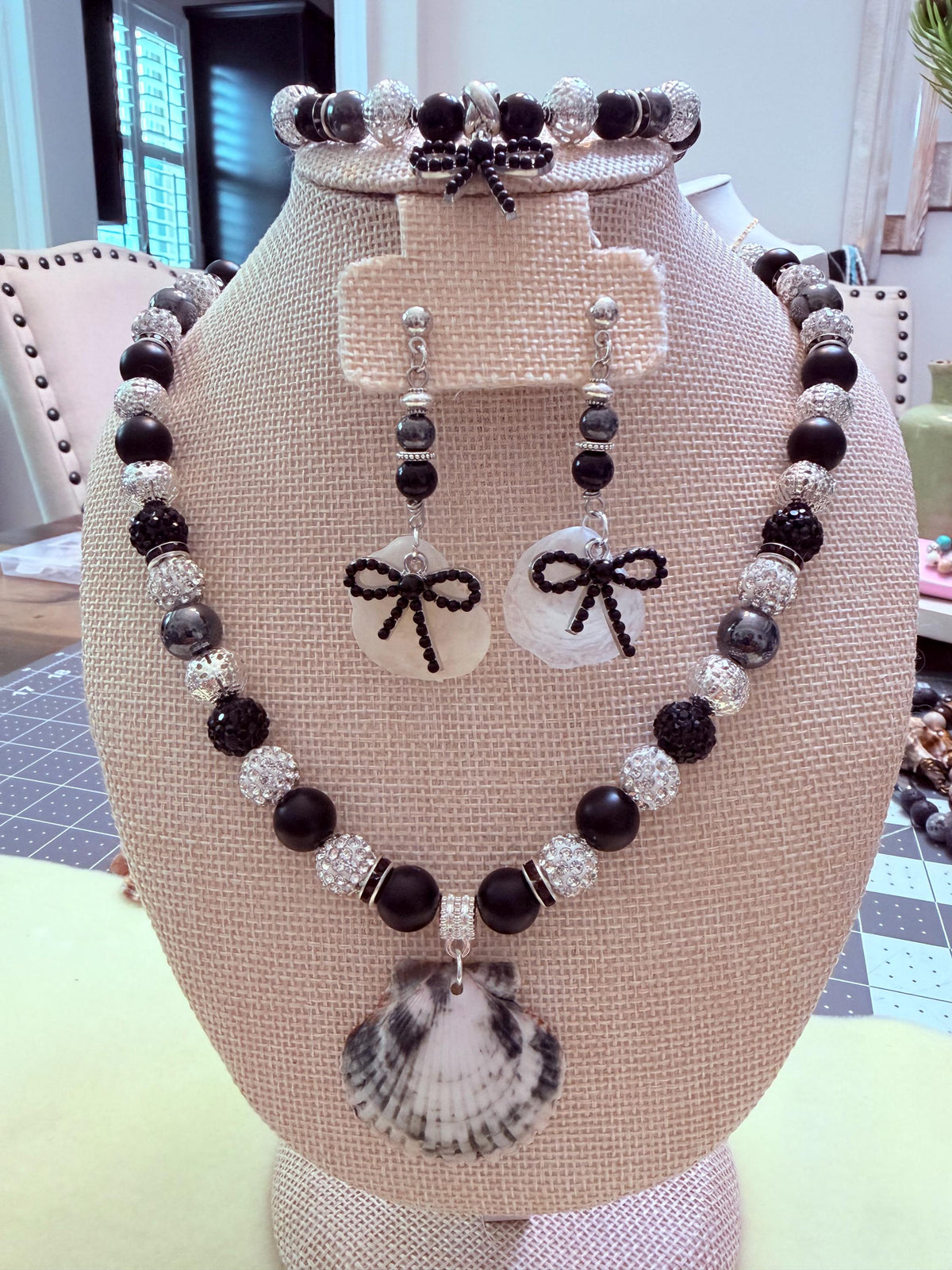 Handmade Florida Shell Necklace With Black Onyx Turquoise Beads 18 Inch
