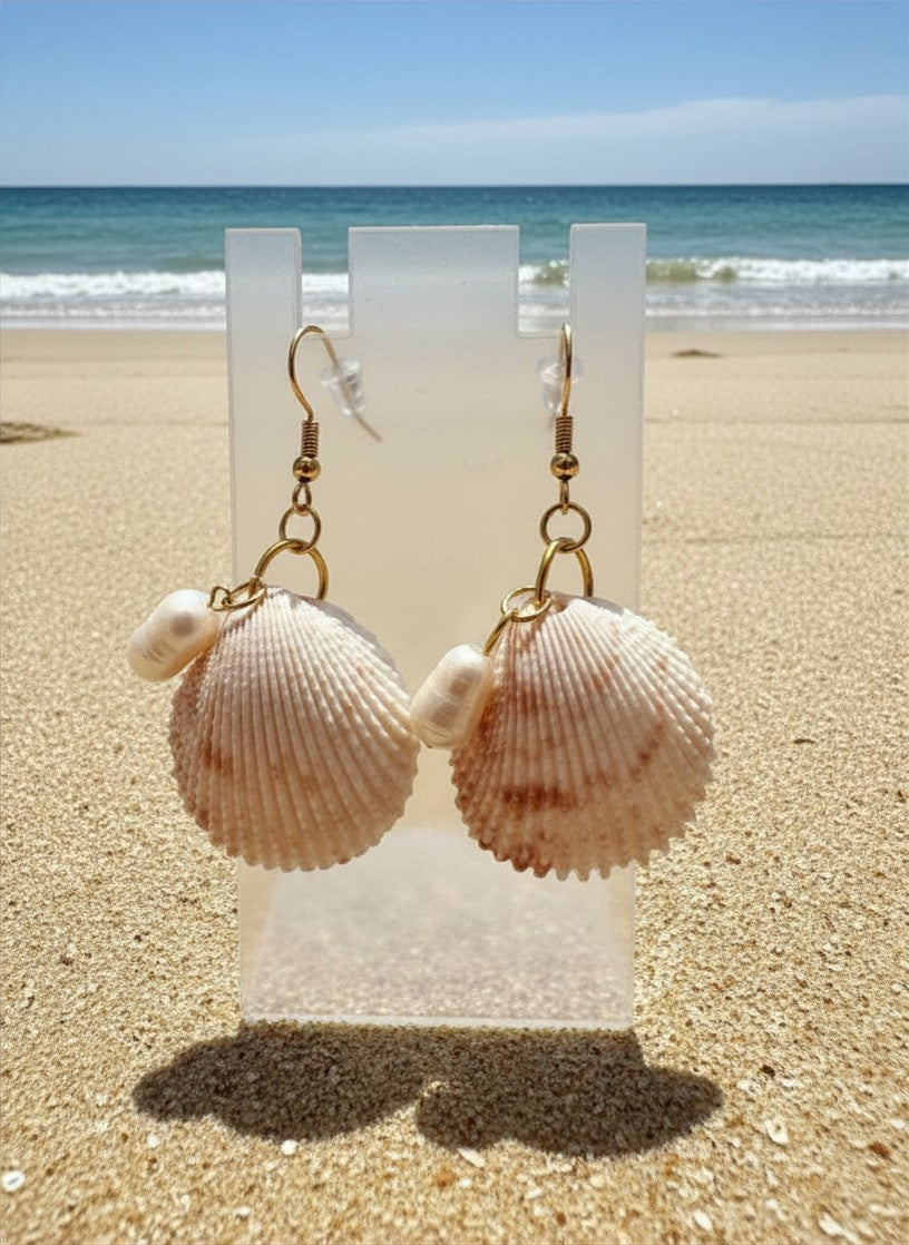 Gulf Shore Cockle Set – Shell Necklace & Earrings